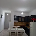 Lejlighed Kamberaj House *