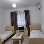 Lejlighed Kamberaj House *